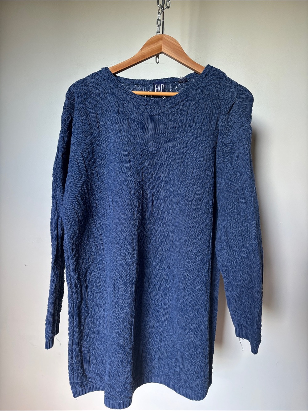 90’s GAP Women's Navy Textured Crewneck Sweater Vintage Size L